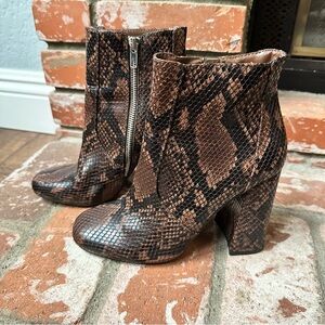 Steve Madden Trix Snake Skin Boots Women’s Size 7